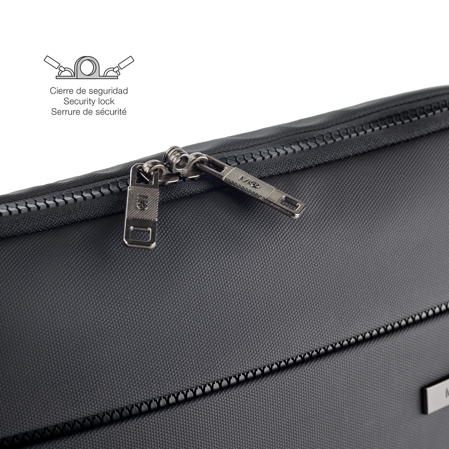 MR16985_05_FundaPortatil_15in_Negra_BAGTOWORK.jpg