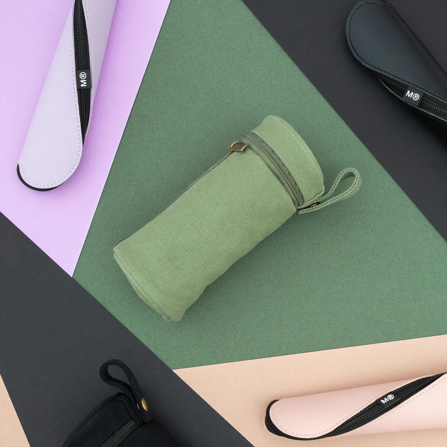 MR19580_10_Portatodo Vertical Verde_Pencil Cases.jpg